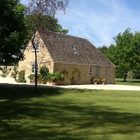 Gardeners Cottage Crudwell Exterior foto